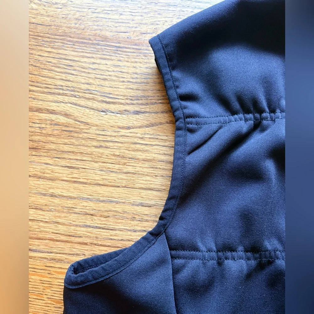 Athleta Black vest- women’s XL - Picture 15 of 15